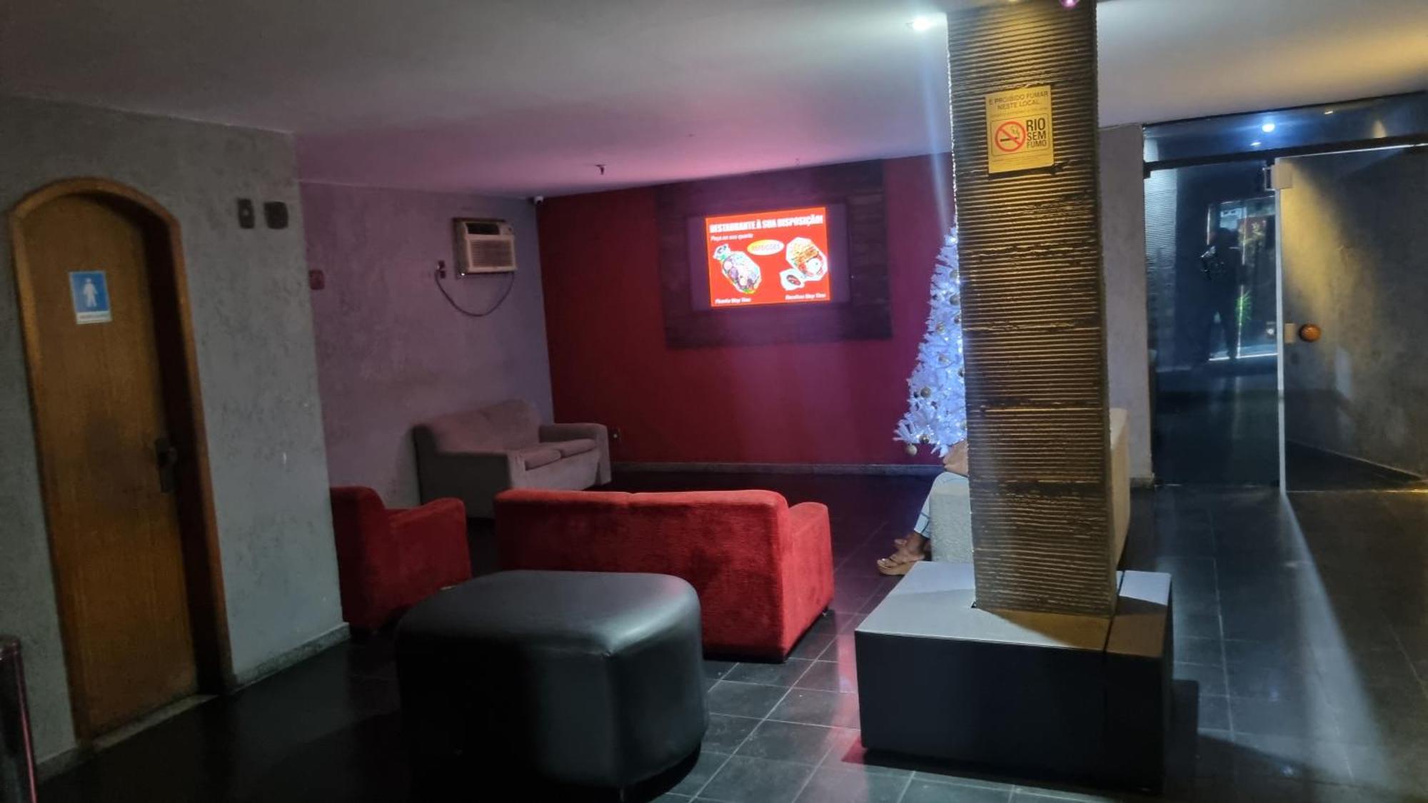 Stop Time Apartment *